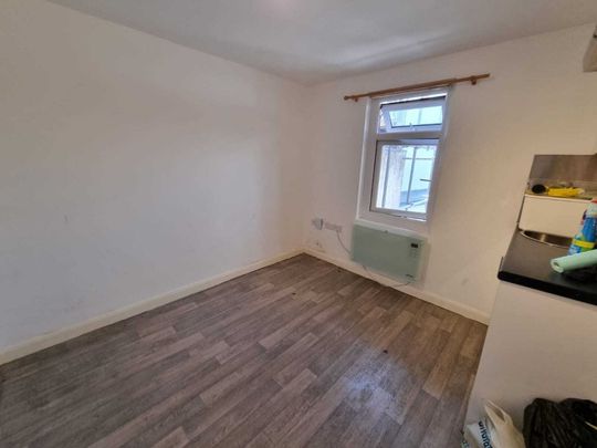 Middle Street, Brighton - Photo 1