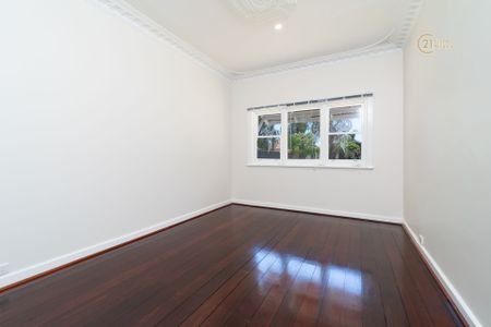 Character Lifestyle Location with Extra 2 Sleep out - Photo 2