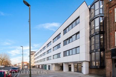 High Road, Whetstone - Photo 2