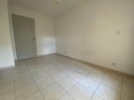 « AVIGNON EM - T3 61M² AVEC TERRASSE ET PLACE DE PARKING PRIVATIVE » - Photo 3