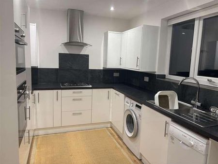 Pereers Close, Holt, NR25 - Photo 4