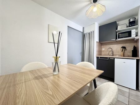 NIMES / FEUCHERE - T1 BIS MEUBLÉ RENEOVÉ AVEC BALCON ET PARKING - Photo 3