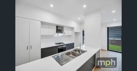 Modern 3 Bedroom Townhouse - Photo 5