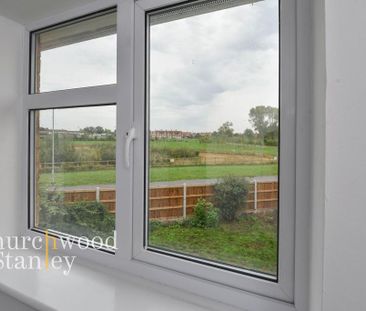 4 bedroom detached house to rent - Photo 1