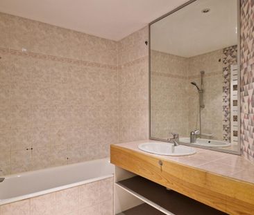 Location Appartement 3 pièces 73m² ANNECY 74000 - Photo 4