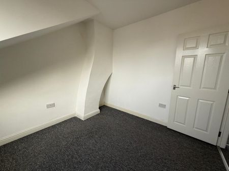 3 bed Terraced - To Let - Photo 5