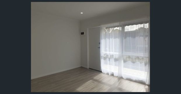 MODERN ONE BEDROOM IN THE HEART OF ORMOND! - Photo 1