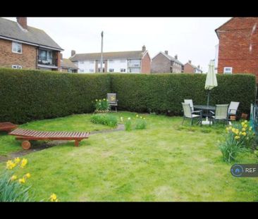 3 bedroom end of terrace house to rent - Photo 1