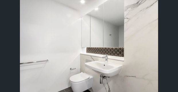 Luxury Apartment In Prime Location - Photo 1