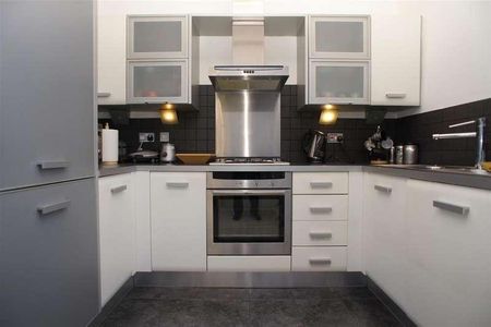 Heatley House, Lymm, WA13 - Photo 4