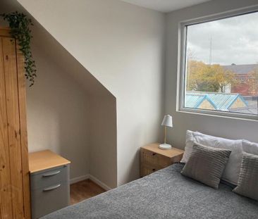 2 Lisburn Avenue, Belfast, BT9 7FX - Photo 5