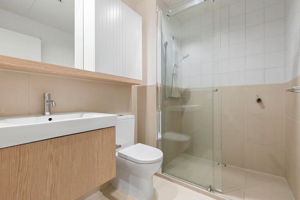 Trendy 2 Bedroom Apartment - Great Location & Exceptional Amenities! - Photo 1