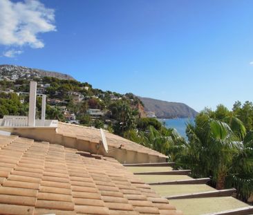 EXCLUSIVE FLAT IN FRONT OF THE SEA IN ISLA DE ALTEA - Photo 4