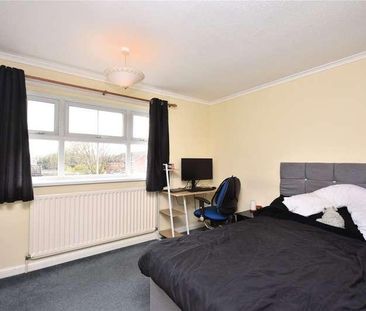 Edward Walk, Aylesbury, HP21 - Photo 4