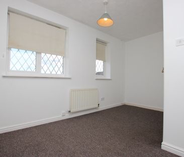 Wentin Close, Northants, Corby, NN18 - Photo 3