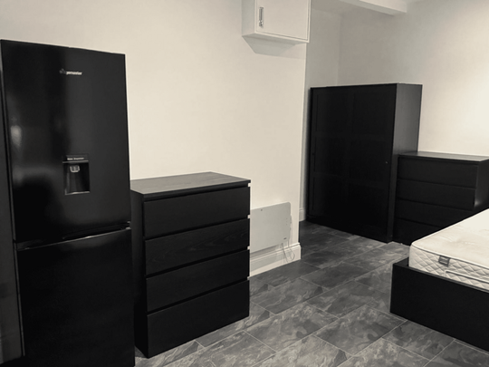 Studio to rent - Photo 1