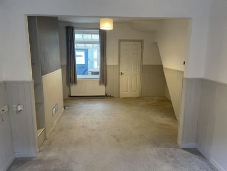 3 bedroom semi-detached house to rent - Photo 3