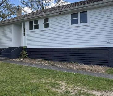 Charming Three-Bedroom Family Home for Rent in Putaruru - Photo 5