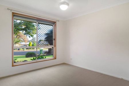 Charming Low-Set Home in a Prime Location - Photo 5