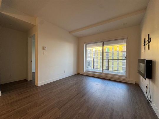 285 Boul. Hymus - Photo 1