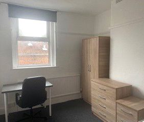 Student Properties to Let - Photo 2