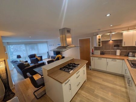 Queen's Highlands, Aberdeen - Photo 3