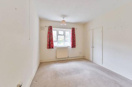 3 bedroom flat to rent - Photo 4