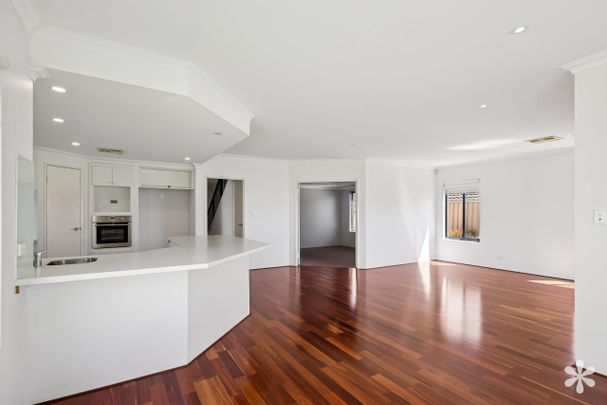 2/48 Cloister Avenue - Photo 1