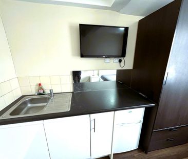 Studio to rent - Photo 5