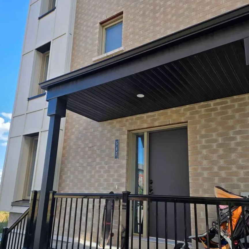 For Lease - 567 Ozawa Private Unit# 32, Manor Park - Cardinal Glen and Area, Ontario - Photo 1