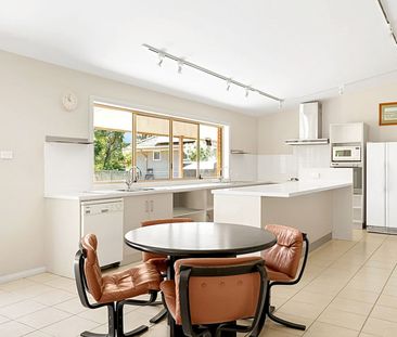 Charming Family Home in Peaceful Lugarno - Photo 6