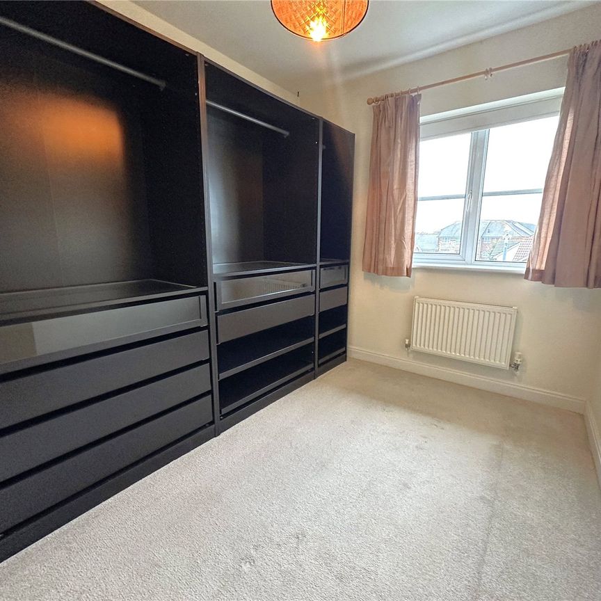 4 bedroom house to rent Eugene Way, Eastbourne, East Sussex, BN23 - Photo 1