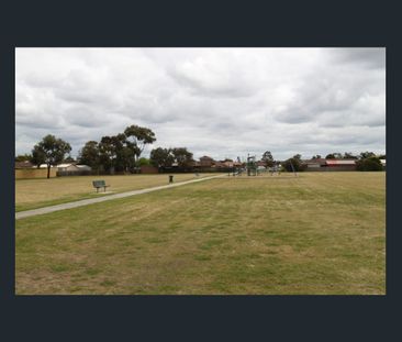 4 Sirdar St, Melton, Vic 3337 - Photo 4