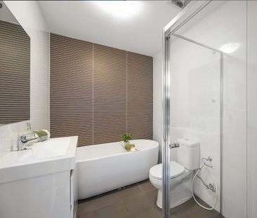 Park Views, Perfect Location - Photo 5