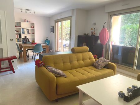 Location Appartement 4 pièces 106m² LYON 4ème - Photo 2