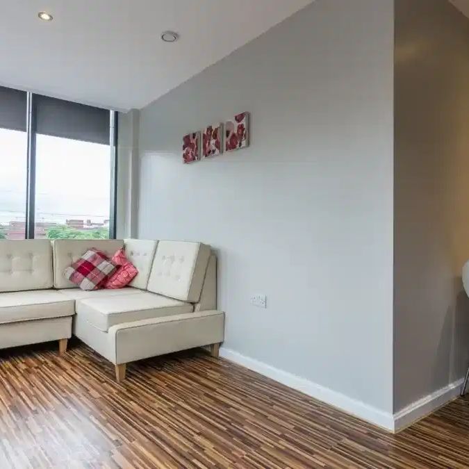 Medium 2-bedroom Apartment - Photo 1