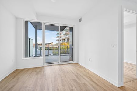 For Lease - 333 Sunseeker Avenue Unit# 142, Innisfil, Ontario - Photo 4