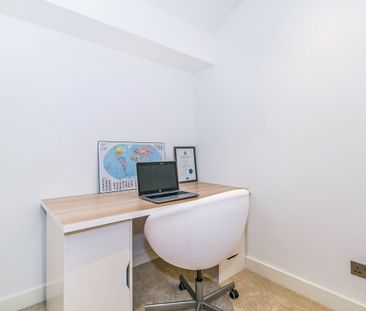 Regents Court, Sopwith Way, Kingston, KT2 - Photo 5