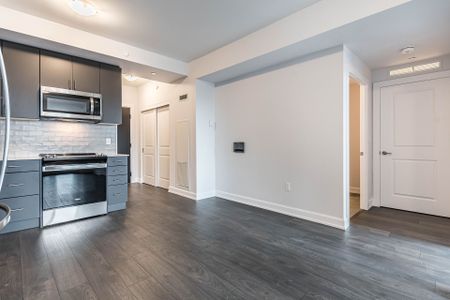 For Lease - 3200 William Coltson Avenue Unit# 626, Oakville, Ontario - Photo 2