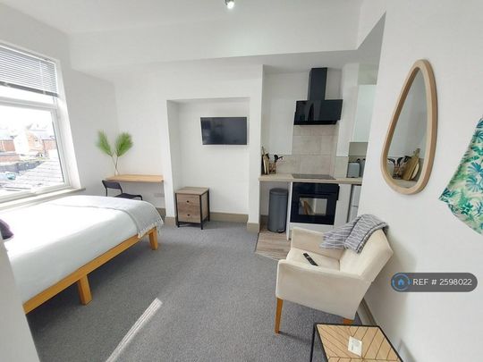 Studio to rent - Photo 1