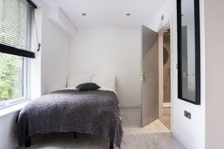 6 bedroom house to rent - Photo 2