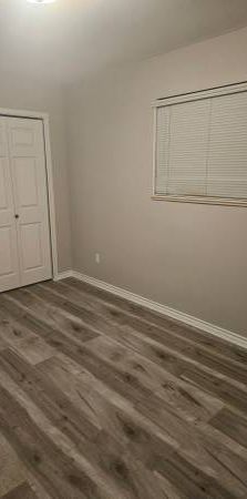 2 bedroom / 1 bathroom suite - Photo 1