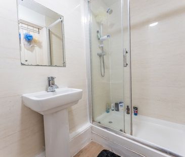 Room in a Shared Flat, Windmill House, E14 - Photo 6