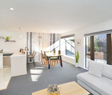 Fully Furnished Jewel in Prime City Location - Photo 4