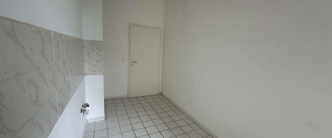 Helle 4 Zimmerwohnung mit Balkon in Stadtnähe - Foto 1
