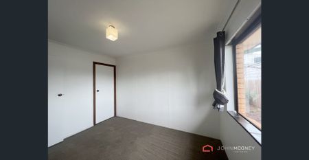 Charming 3-Bedroom Rental in the Heart of Wagga on Best St - Photo 4