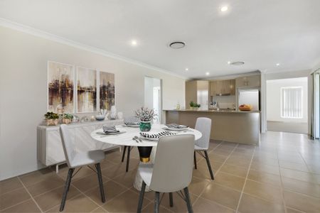 SPACIOUS FAMILY HOME IN A GREAT LOCATION! - Photo 2