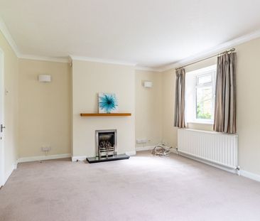 Available unfurnished from 18/08/2026 - Photo 1