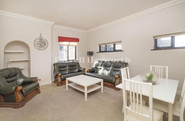 2 bedroom flat to rent - Photo 1