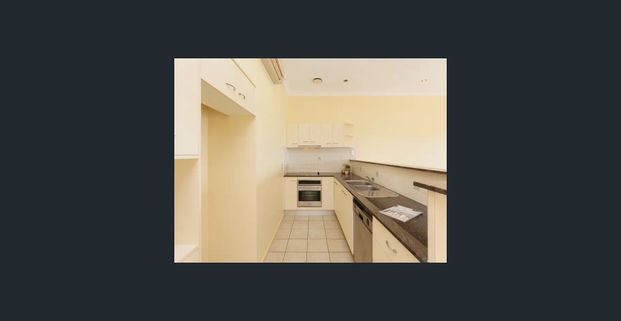 Stylish Unit in the Heart of New Farm Lifestyle & Convenience! - Photo 1